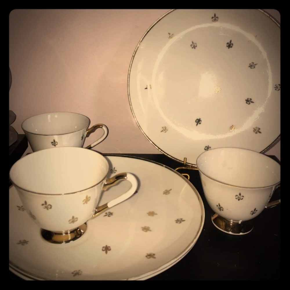 Fleur de Lis 3512 Tea Cup & Luncheon Plate Gold